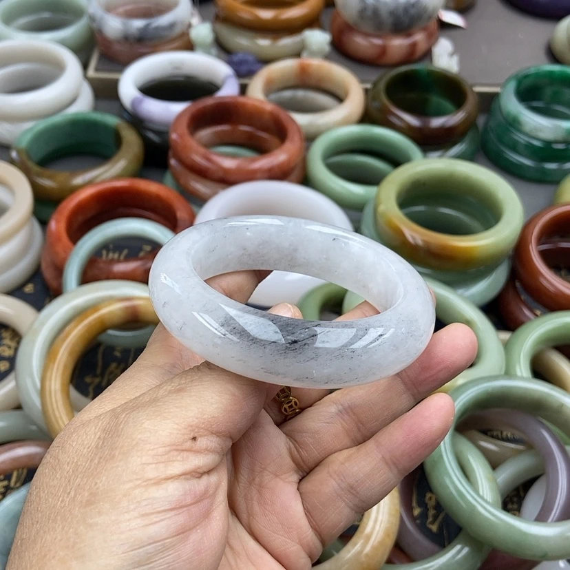 【闪购商品】石英质玉手镯未镶嵌