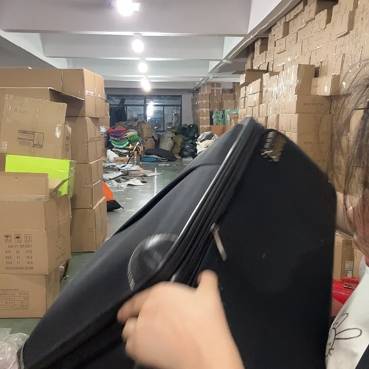 黑色牛津布四轮22寸行李箱