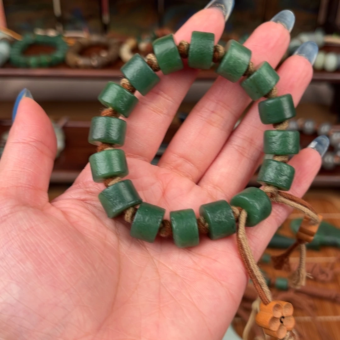 ****和田玉（糖玉）未镶嵌颈饰