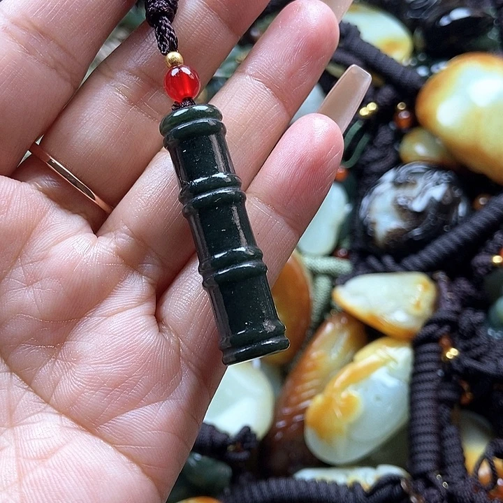 和田玉颈饰未镶嵌雨**海