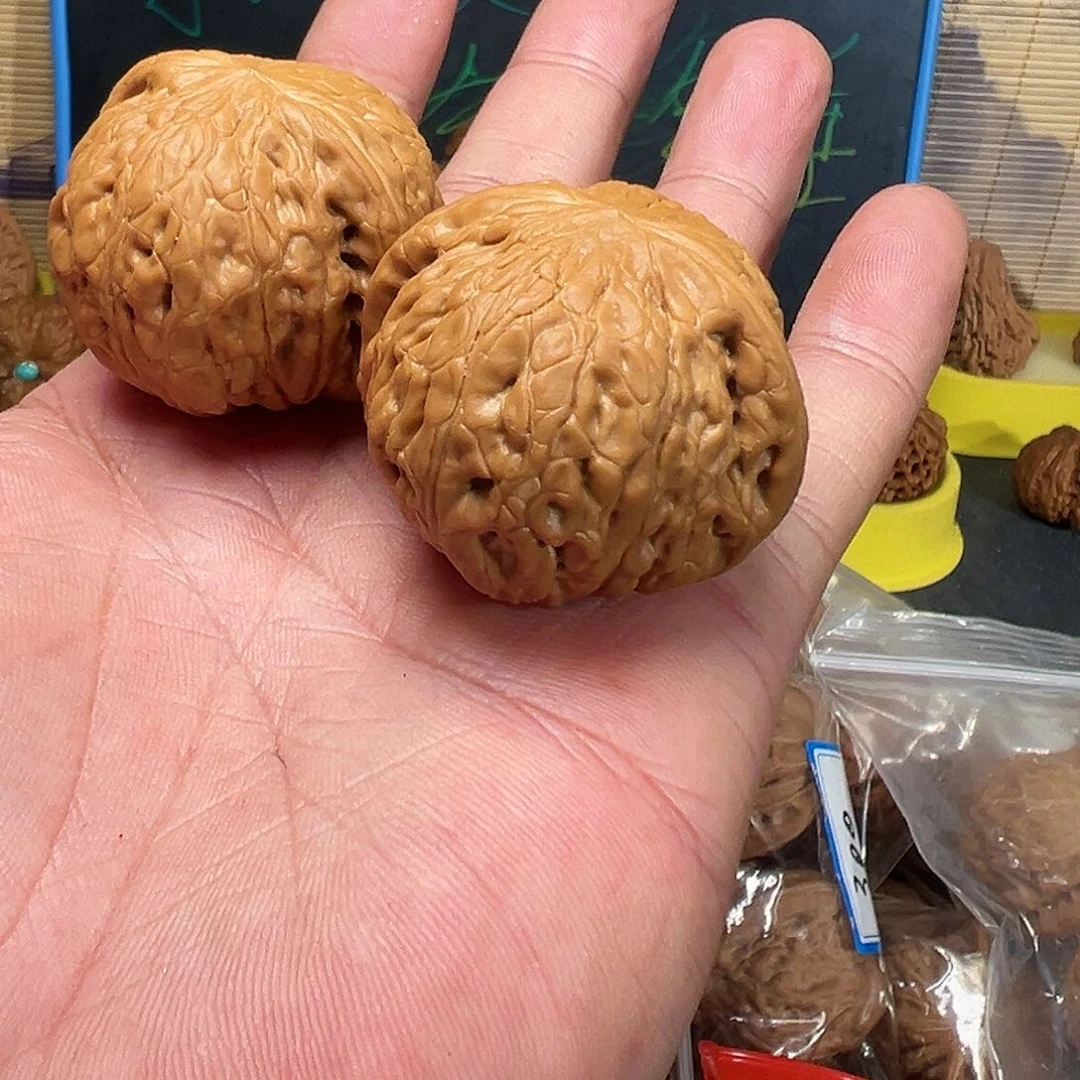 桃核吊坠乄***丶铁锤