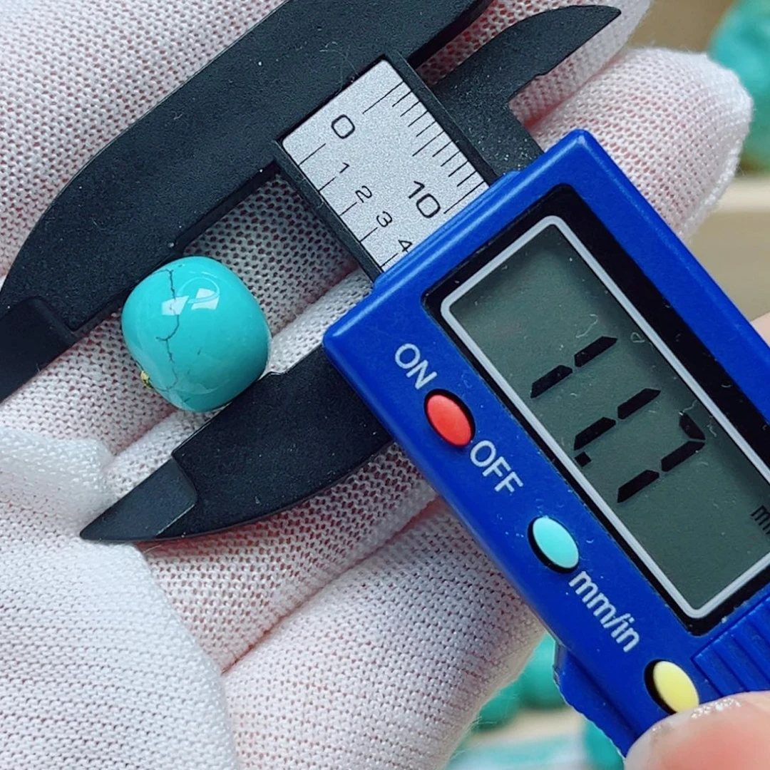 绿松石未镶嵌珠宝