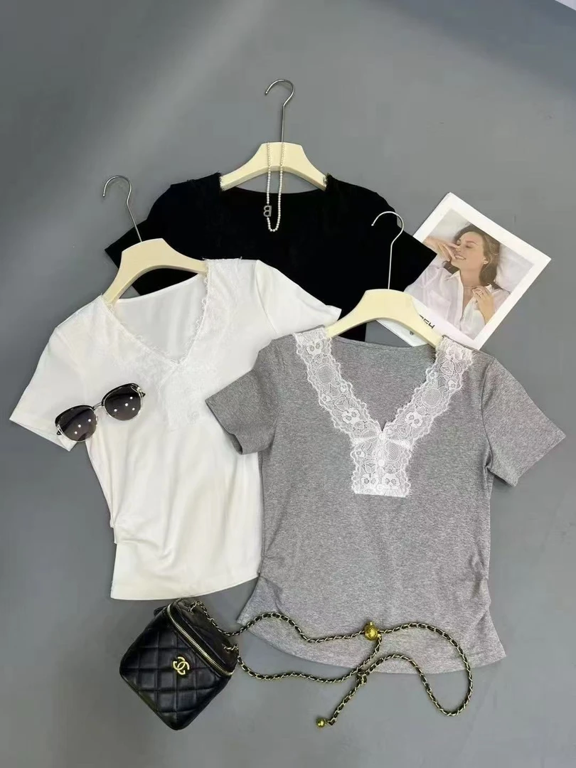 时尚极简风休闲气质V领宽松型短袖蕾丝打底衫夏季