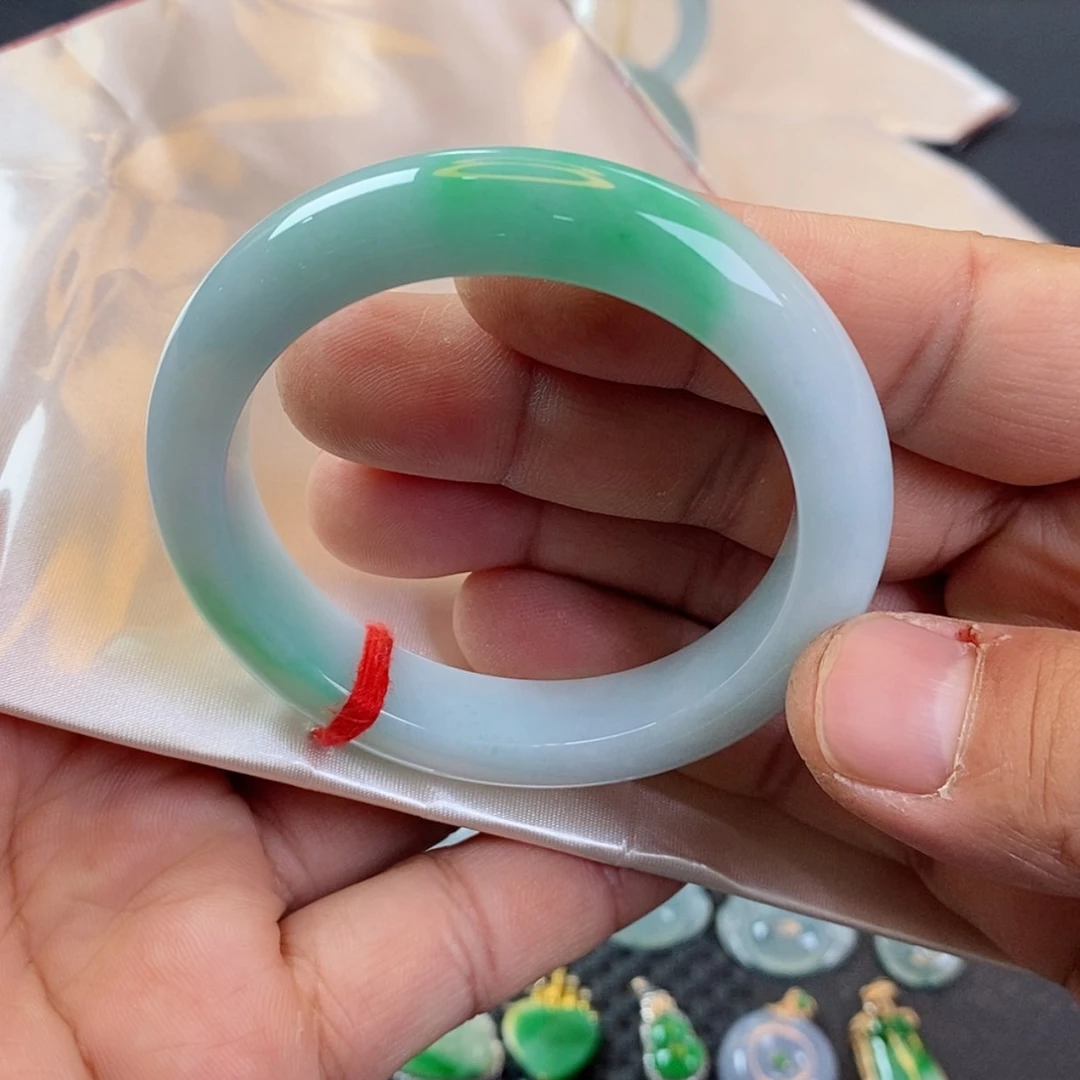 【闪购商品】未镶嵌手镯翡翠