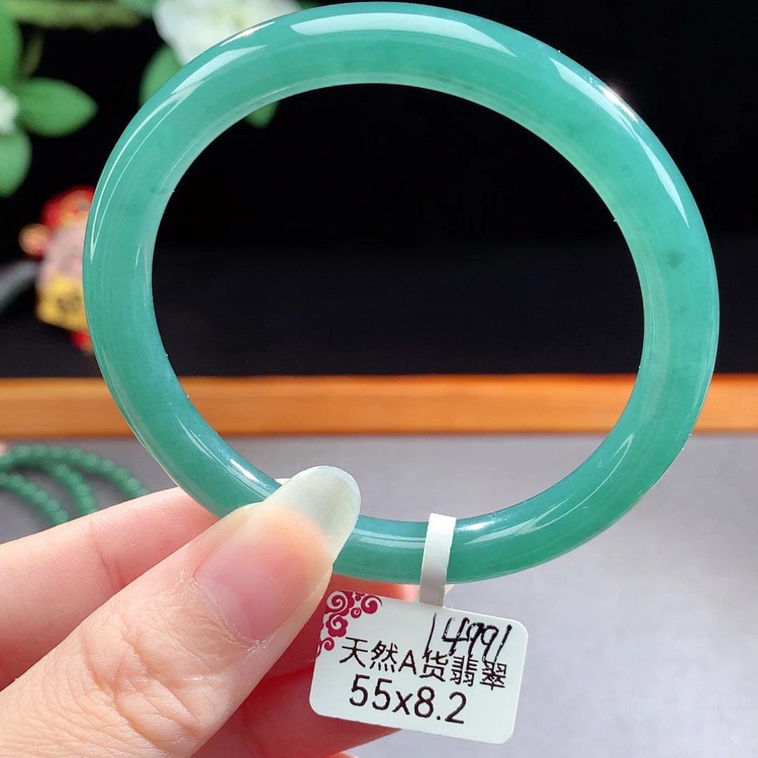 未镶嵌手镯（圆镯）翡翠