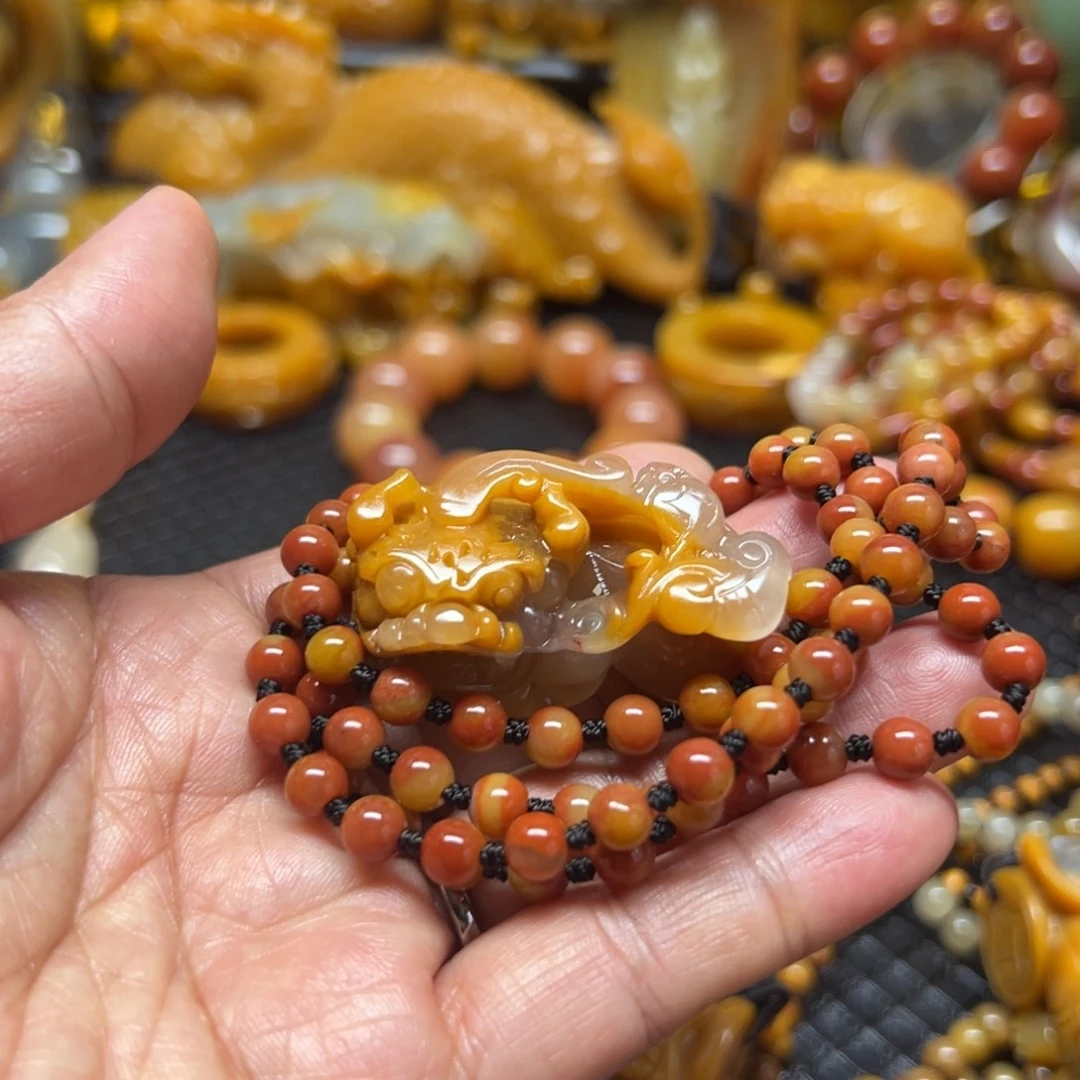 石英质玉未镶嵌颈饰