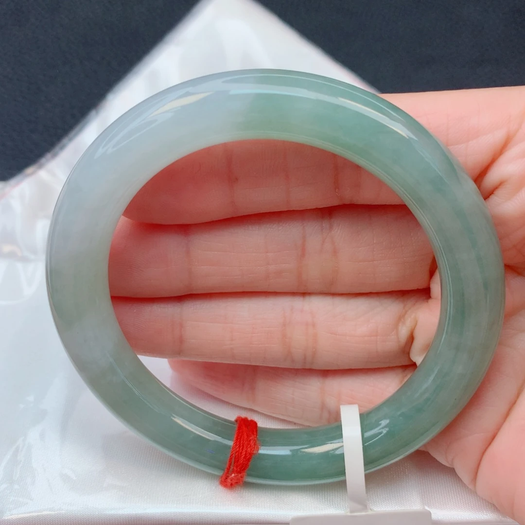 翡翠未镶嵌手镯55.7胖圆条 油青底半山水意境