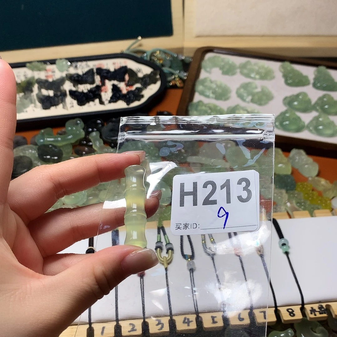 蛇纹石玉合金颈饰南****力