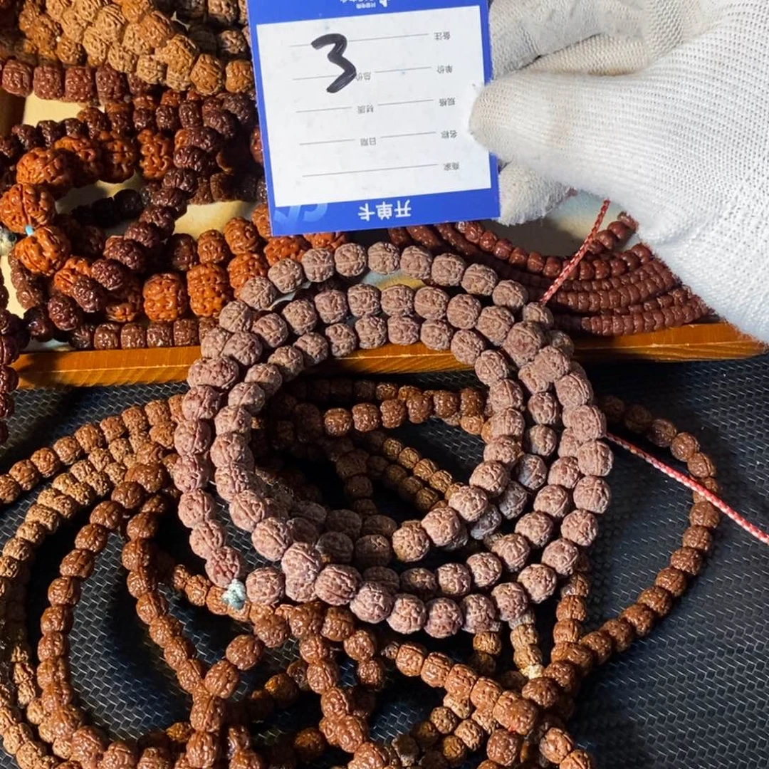 金刚菩提吊坠在***弟一代盘龙