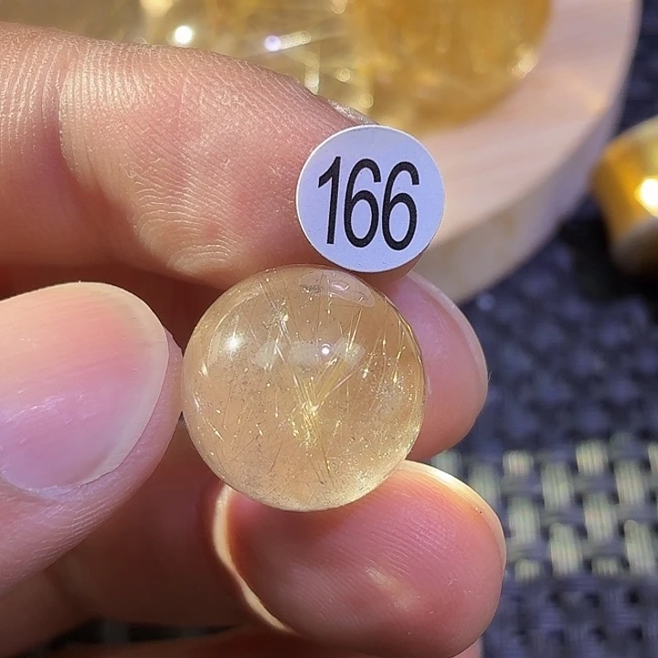 伊***绪水晶吊坠(不含链)未镶嵌