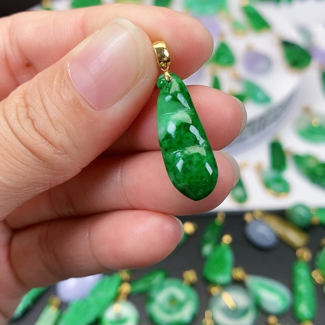 翡翠吊坠(不含链)18K金镶嵌