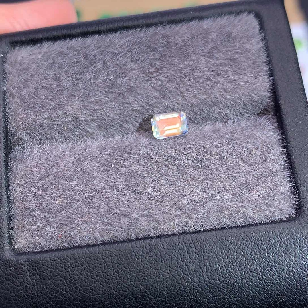月光石裸石未镶嵌超***萝0.61ct