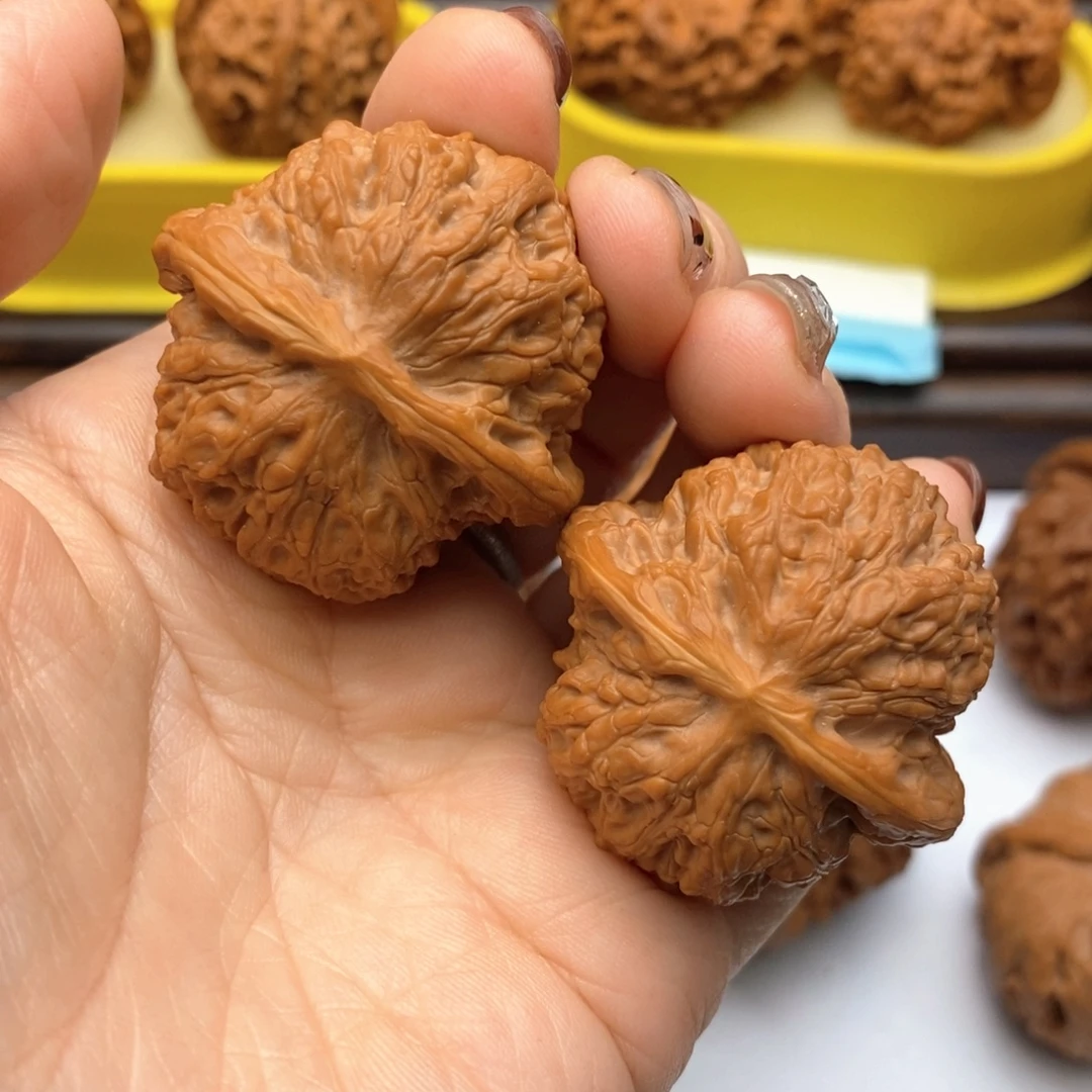 文玩核桃把件40尺精品平谷血麒麟
