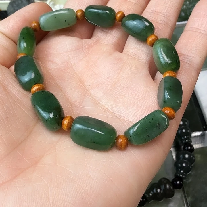 和田玉（糖玉）颈饰未镶嵌