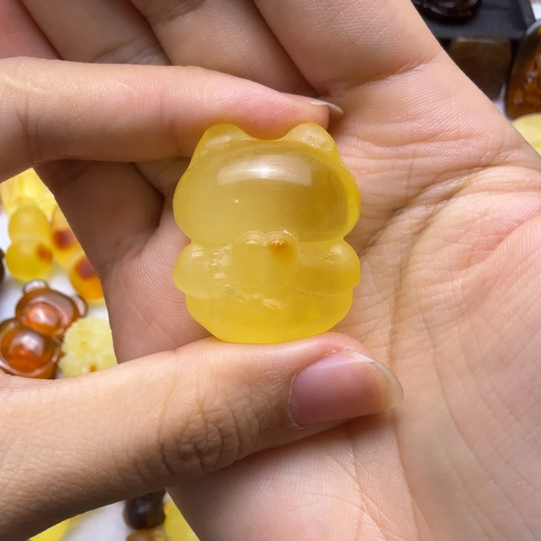 蜜蜡未镶嵌珠宝奇石