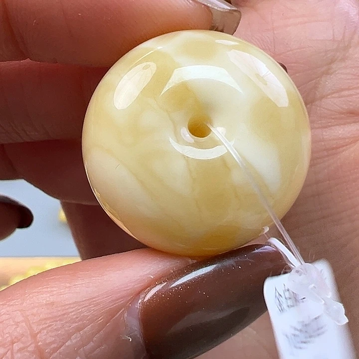 蜜蜡未镶嵌珠宝奇石