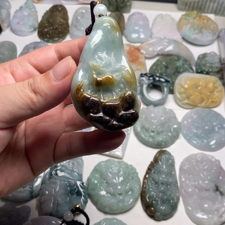 颈饰未镶嵌翡翠鹿牌71