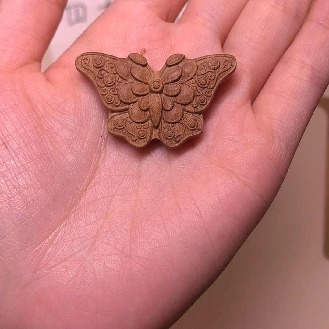 【闪购商品】檀香木无事牌檀香蝴蝶