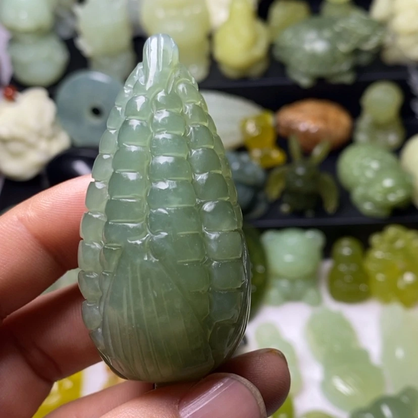 【闪购商品】蛇纹石玉颈饰未镶嵌浅*曦