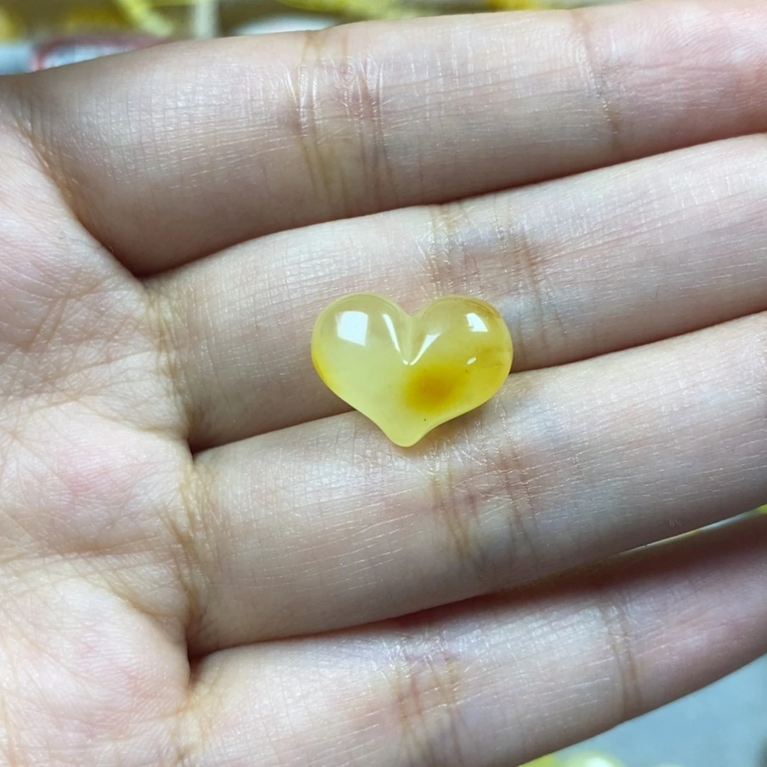 未镶嵌颈饰蜜蜡?****?屁桃