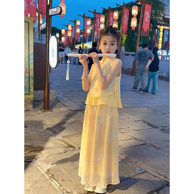 新款女宝宝唐装汉服洋气挂脖短裤两件套潮女童中国风套装2025夏季