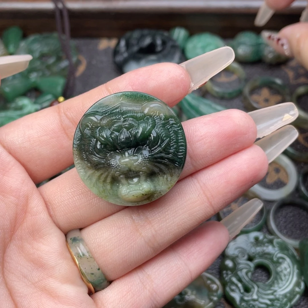 独山玉未镶嵌颈饰