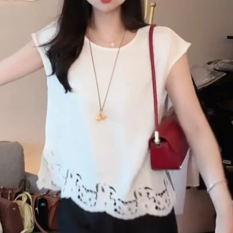 2025夏季肌理感时尚百搭花边下摆上衣LK2504568