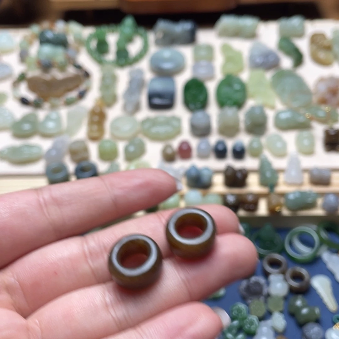 和田玉未镶嵌吊坠(不含链)一个