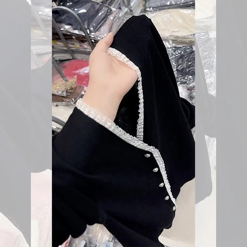 2025春秋季新款女士设计感小众软糯黑色针织开衫V领蕾丝花边上衣