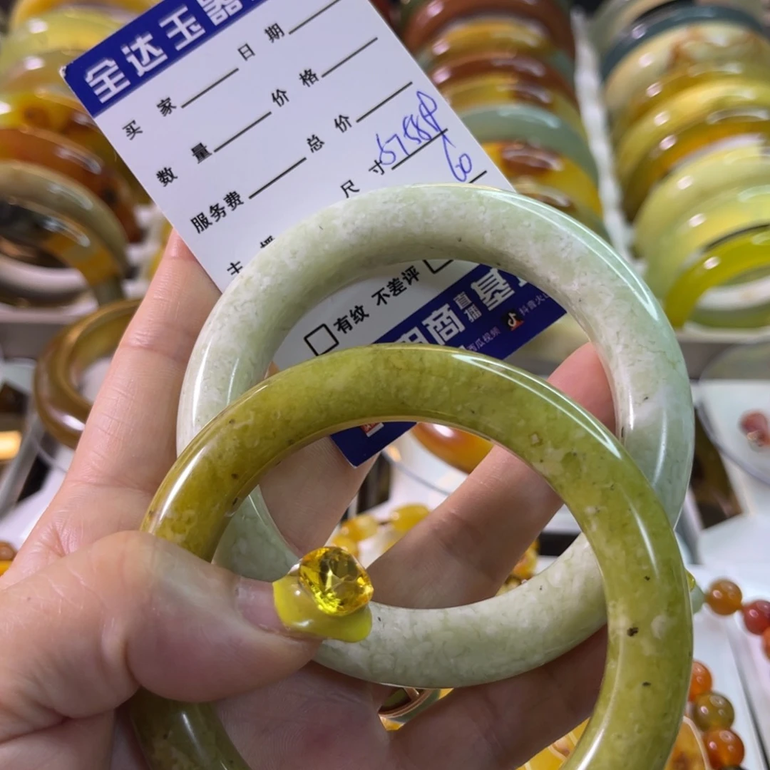 莜***栳蛇纹石玉未镶嵌手镯