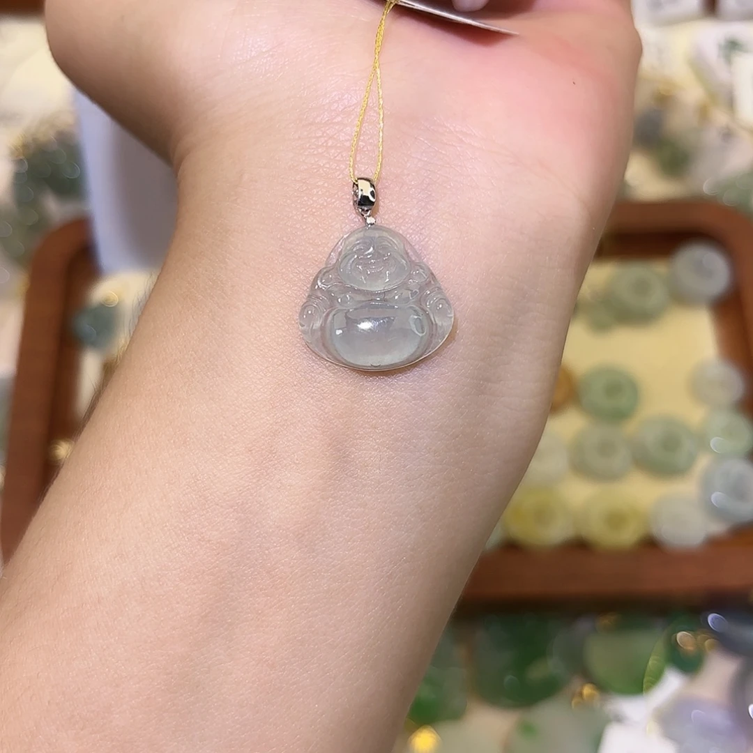 翡翠18K金镶嵌颈饰佛公