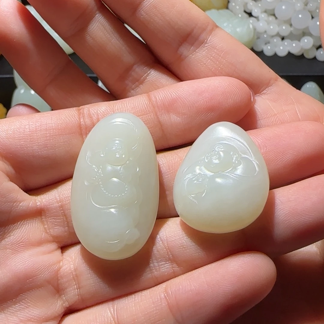 简***吃颈饰未镶嵌和田玉