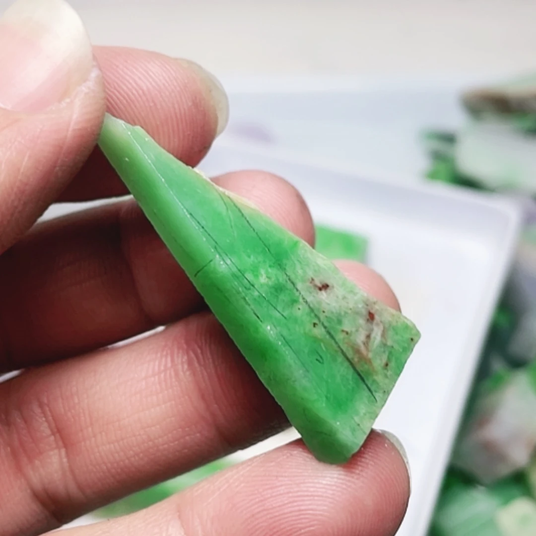 【闪购商品】翡翠颈饰未镶嵌A货