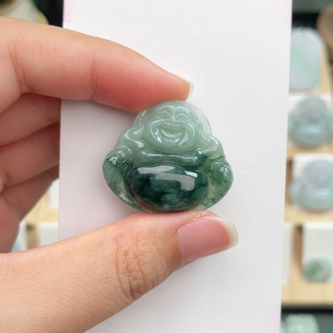 翡翠未镶嵌颈饰佛公