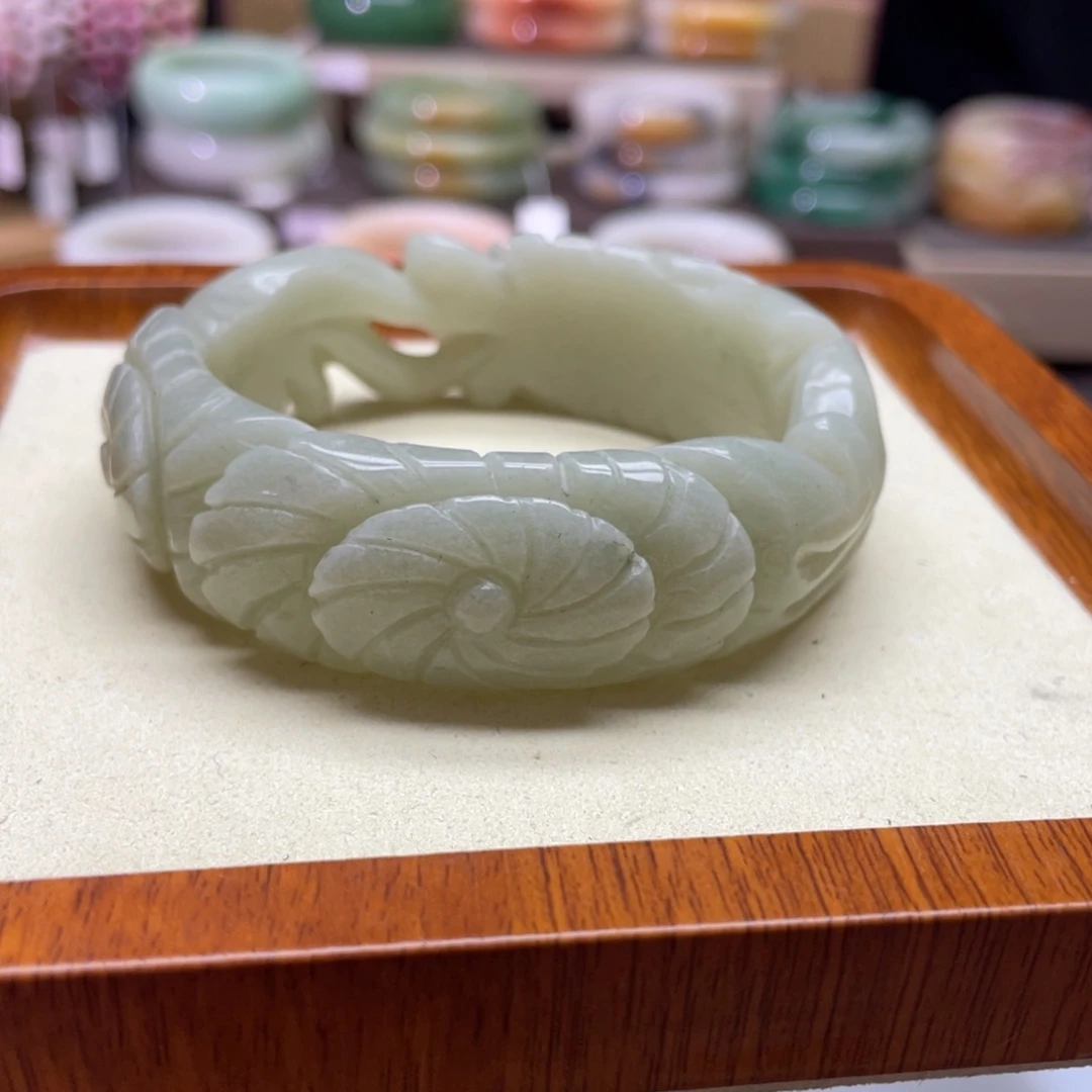 石英质玉未镶嵌手镯