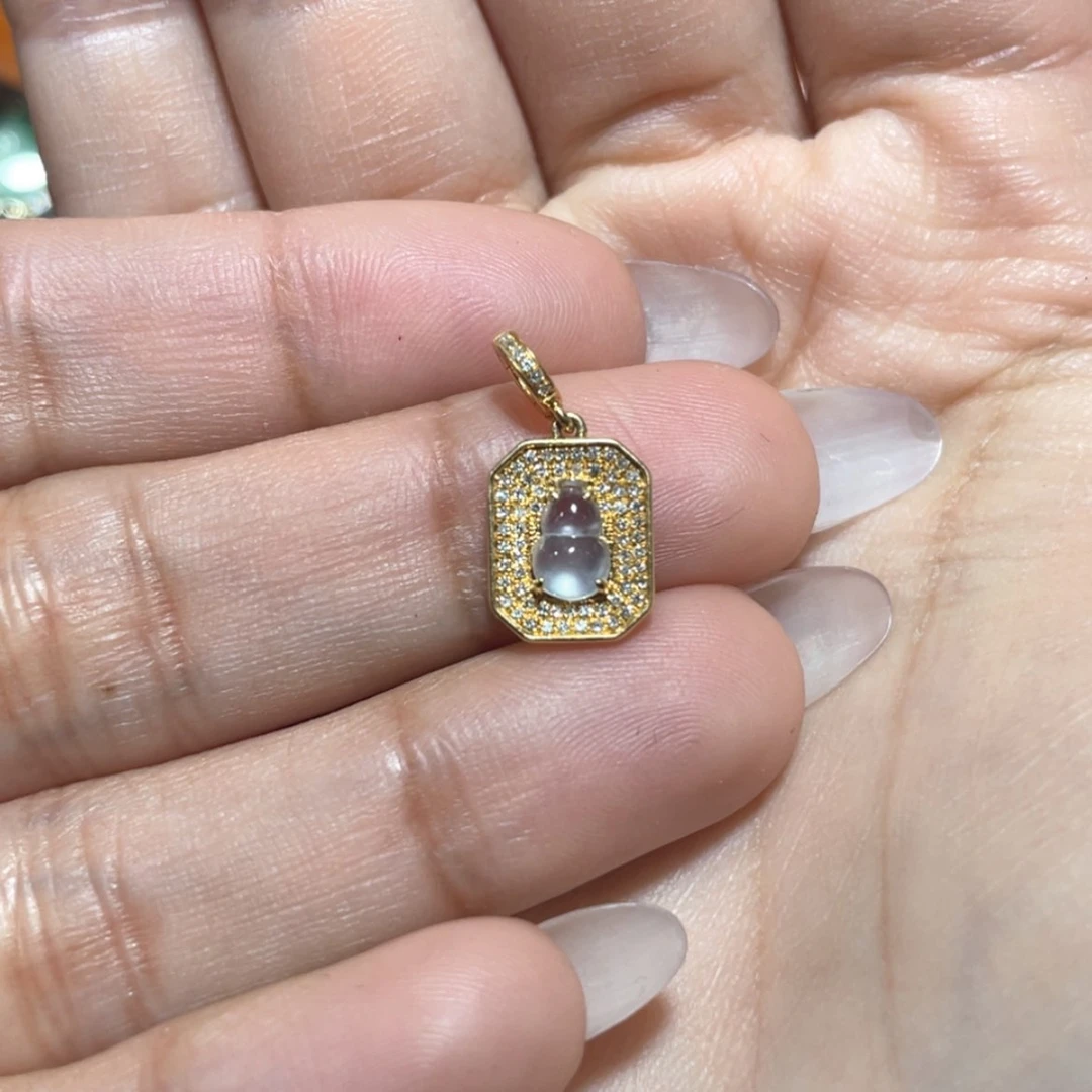 【闪购商品】翡翠吊坠(不含链)18K金镶嵌