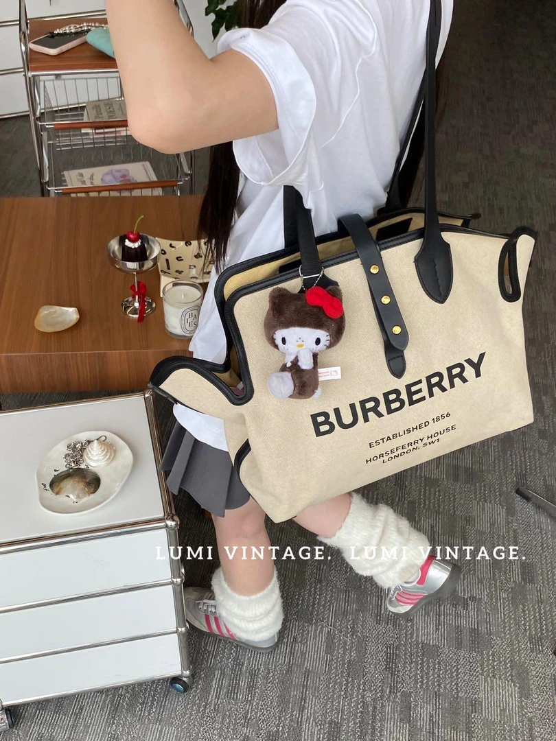 95新 BURBERRY/博柏利 米色帆布托特包18594843