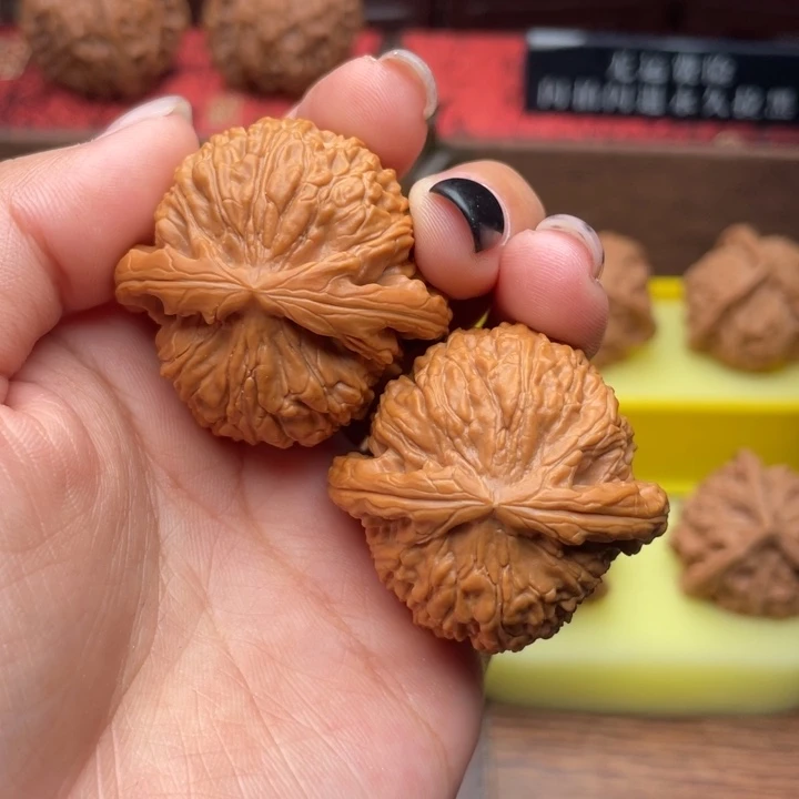 桃核吊坠38白狮子 834