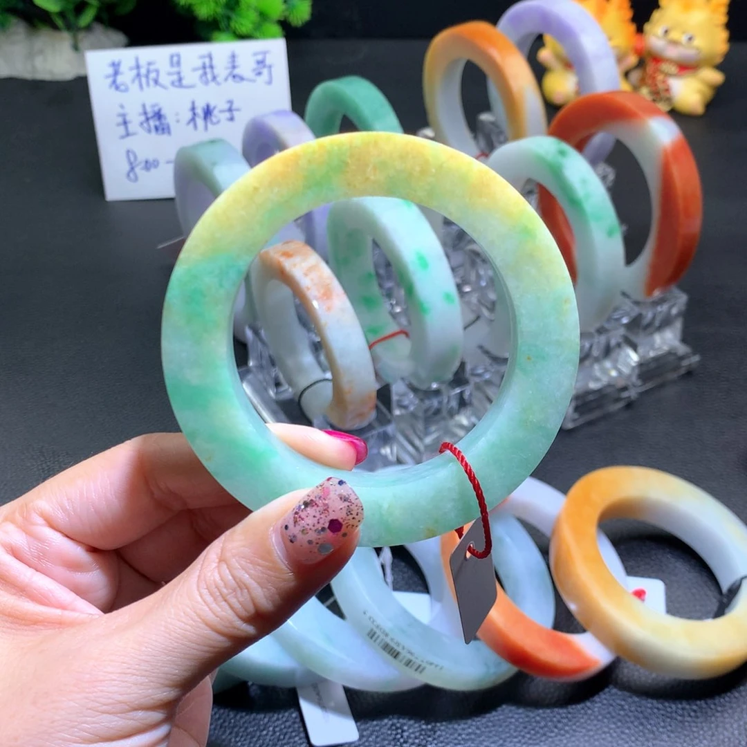 未镶嵌黄家绿定制翡翠