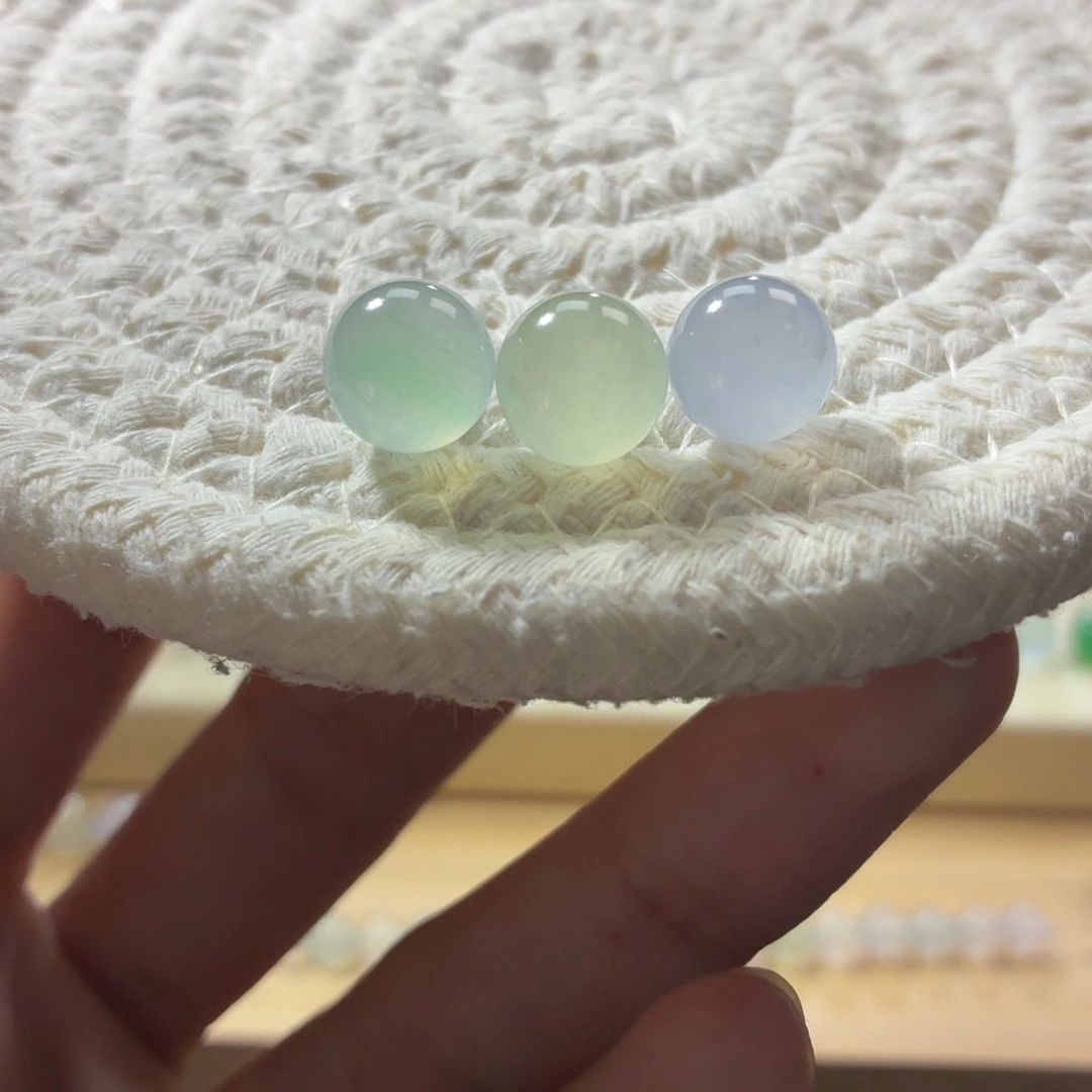 定制翡翠未镶嵌卡10左右甜色一组