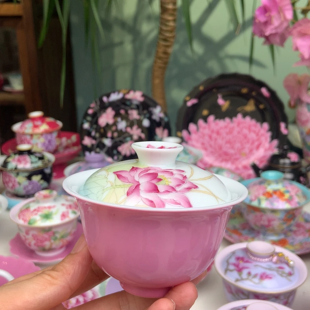 荷花宫粉元宝盖碗有点小微