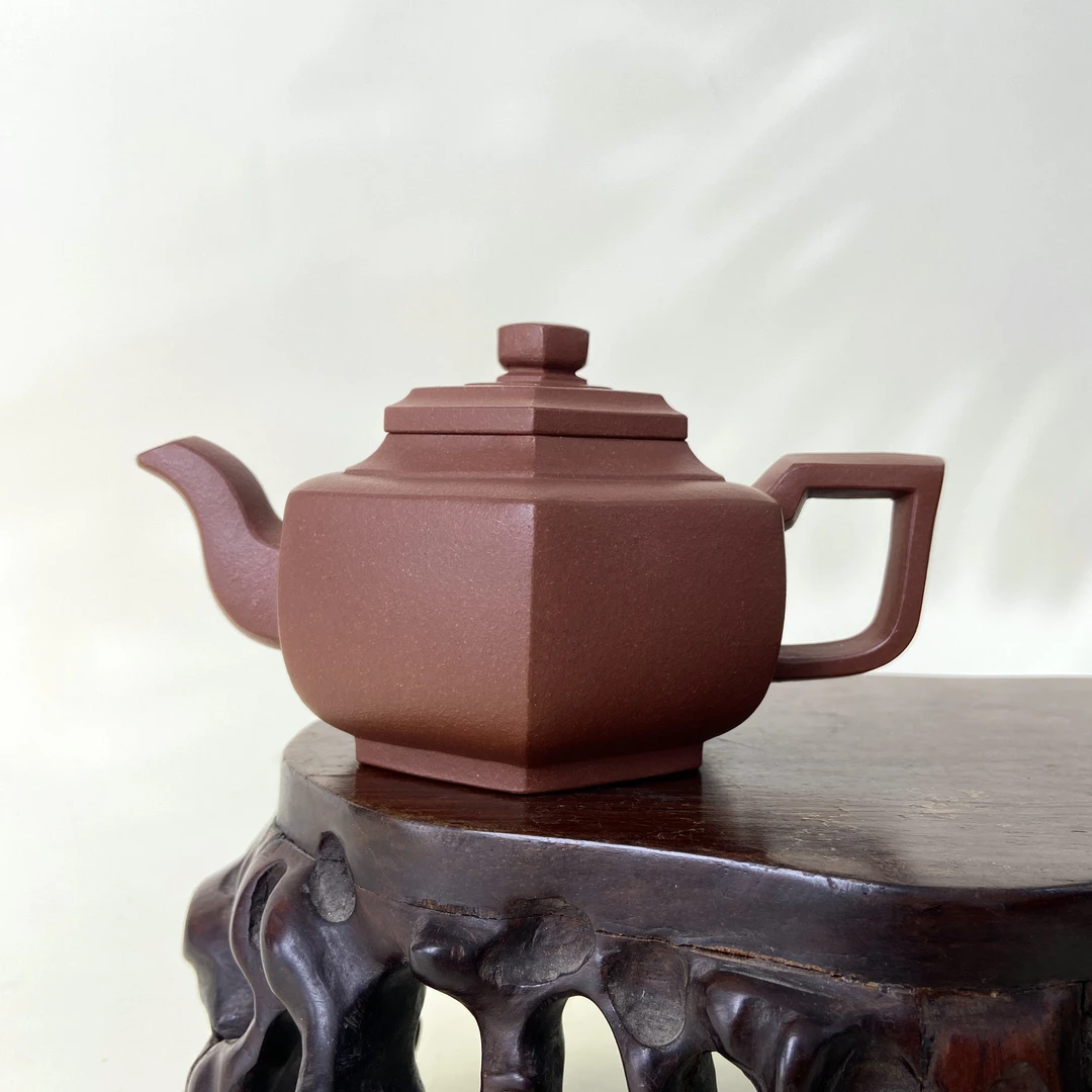 宜兴手工紫砂陶 （吴春香）220cc茶壶GS4210-1