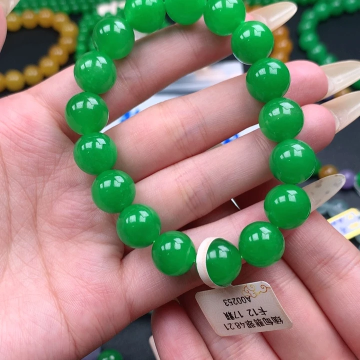 飞***！缅料卡12正阳绿手串