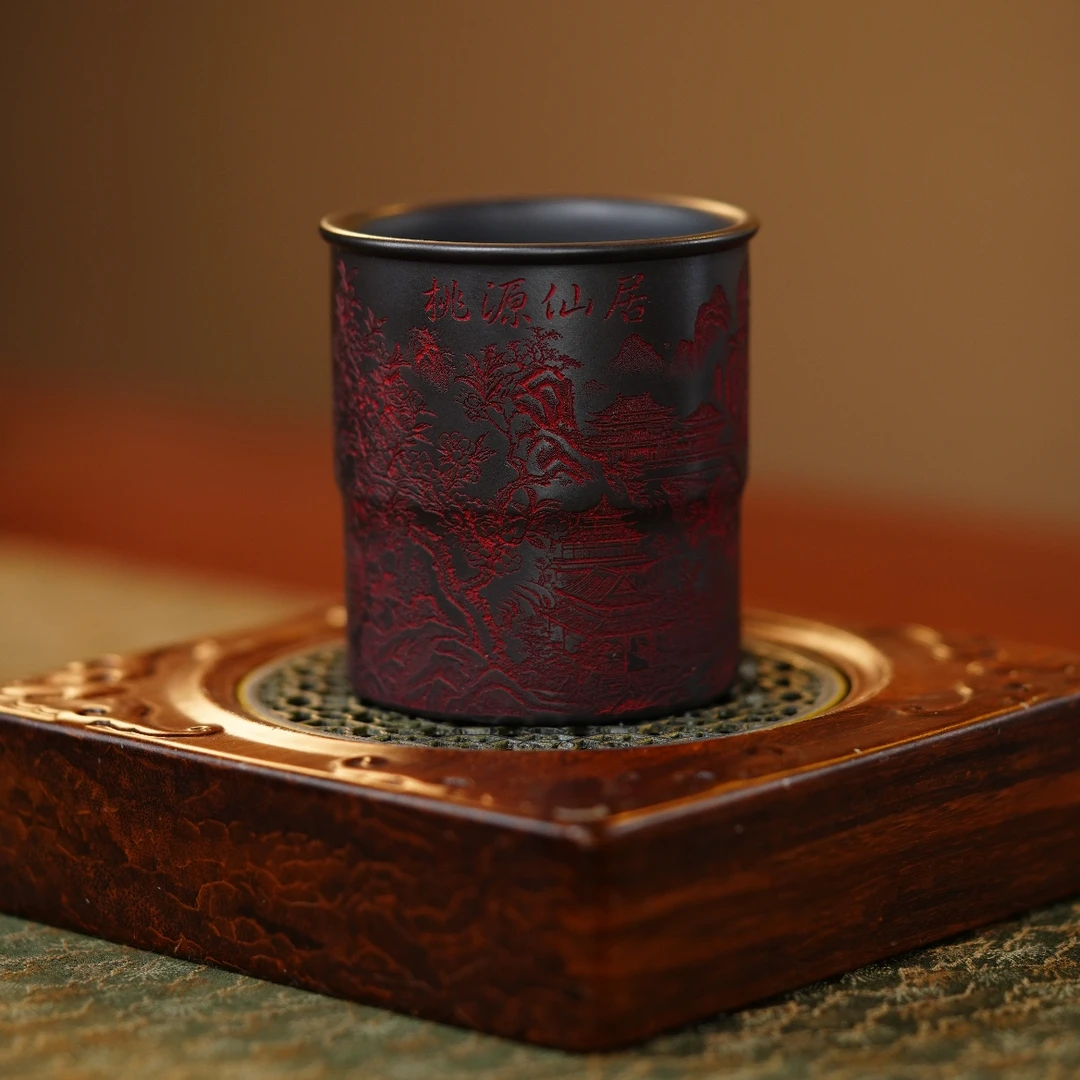 4008桃园仙居宜兴紫砂高温石黄满刻桃源仙居图直口手握杯主人杯