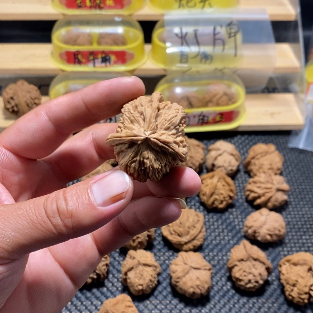 添***饭文玩核桃吊坠核桃异形