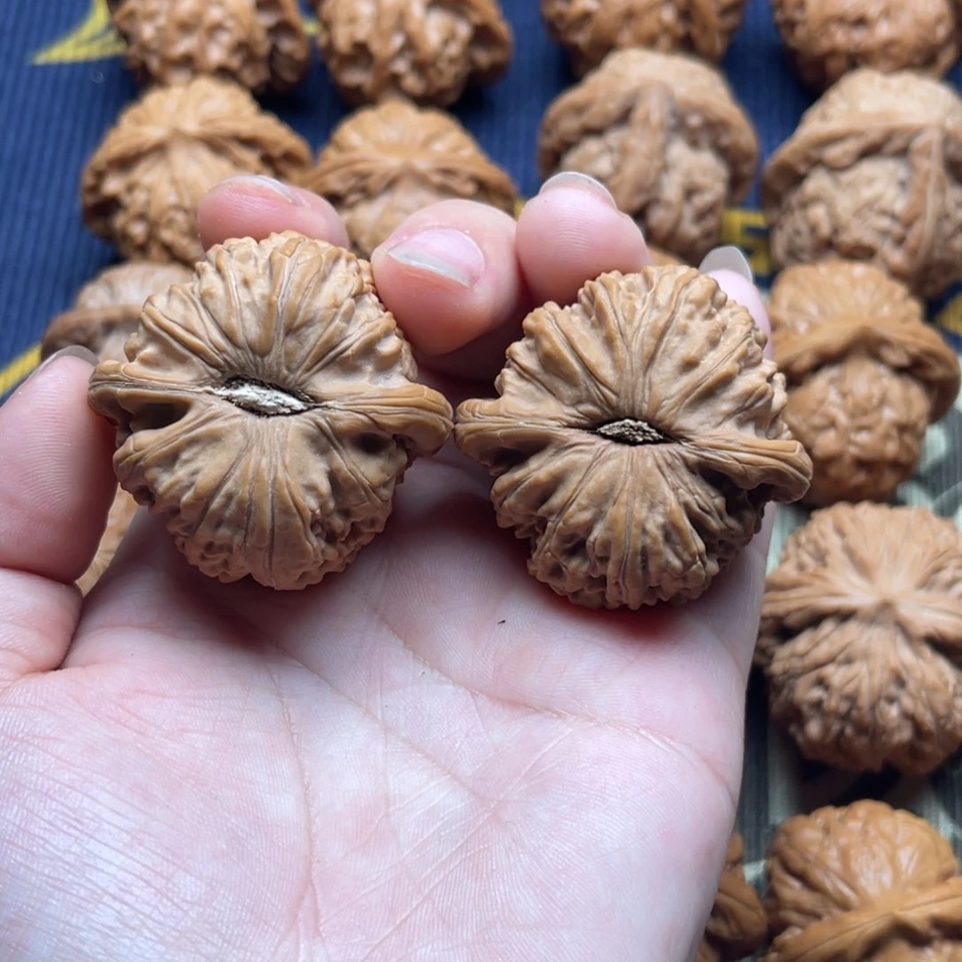 文玩核桃吊坠闷白40