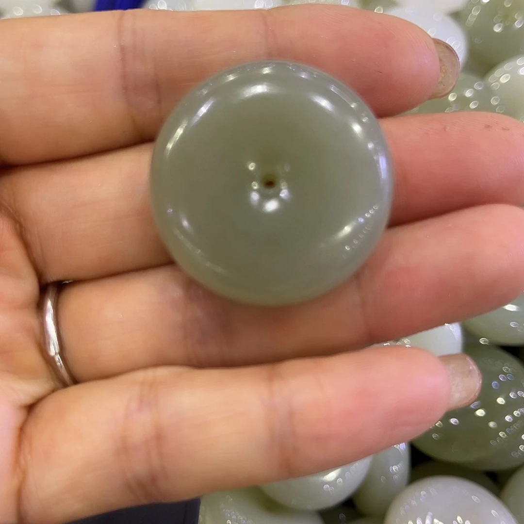 和田玉（糖玉）未镶嵌颈饰