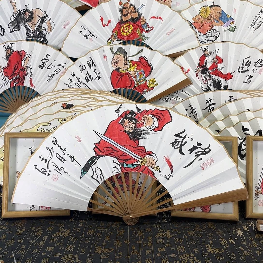 国画石*张手绘折扇一把