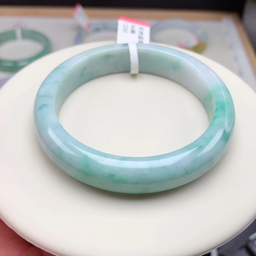 翡翠未镶嵌手镯56圈