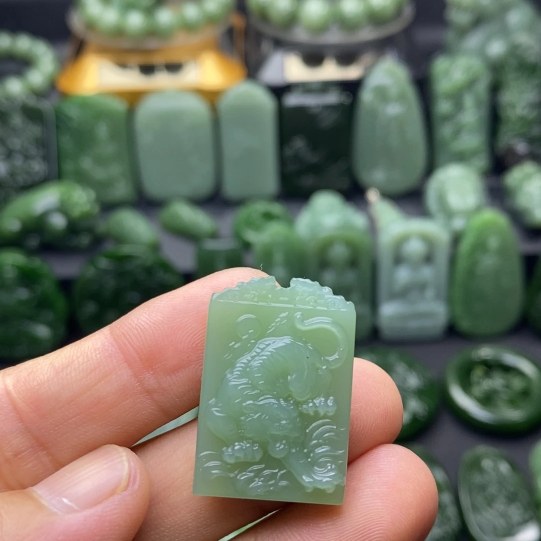 和田玉（碧玉）未镶嵌颈饰
